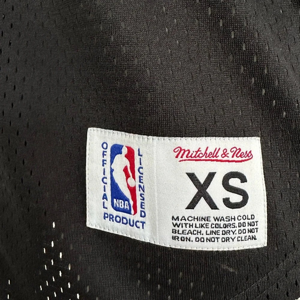 ✨ SOLD ✨ EUC!! Mitchell & Ness Short Sleeve Mesh Brooklyn Nets Jersey Men’s XS - Picture 7 of 11